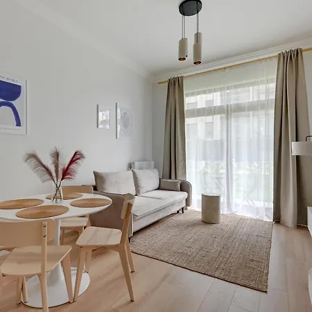 Apartment Zajezdnia Wrzeszcz Seaside & Parking By Downtown Danzig