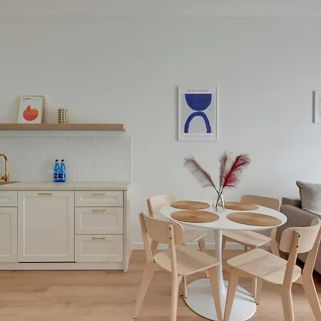 Apartment Zajezdnia Wrzeszcz Seaside & Parking By Downtown Danzig