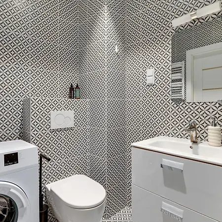 Downtown Zajezdnia Wrzeszcz Apartament *