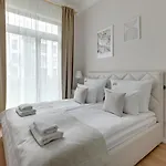 Zajezdnia Wrzeszcz Seaside & Parking By Downtown * グダニスク