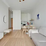 Zajezdnia Wrzeszcz Seaside & Parking By Downtown グダニスク
